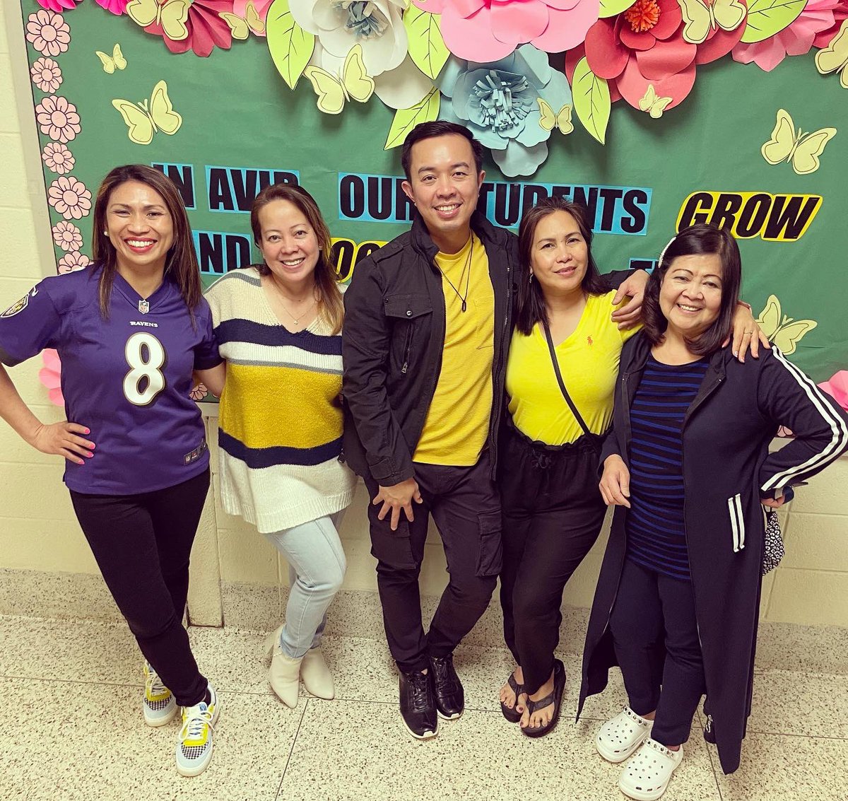 We are ending our #spiritweek on a good note while channeling our #DMV day colors! 

Have a restful and safe Spring Break, <a href="/pgcps/">PGCPS</a>!  <a href="/ShermanEllegood/">Sherman Ellegood Jr., M.ED X2</a> <a href="/LargoLaboratory/">Science In The Den</a> <a href="/LargoLionsHS/">Largo High School</a> <a href="/LargoSga/">Largo SGA</a> #SpringBreak <a href="/GuidanceLargo/">Largo Counseling</a>