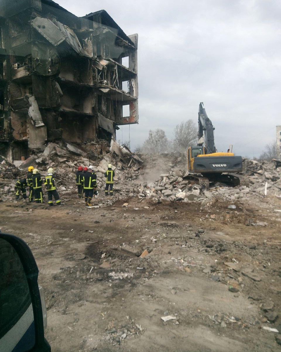feels_aid's tweet photo. Borodianka. How many people are under that rubble? #Borodianka #StopRussia https://t.co/1U7FCnOdcR