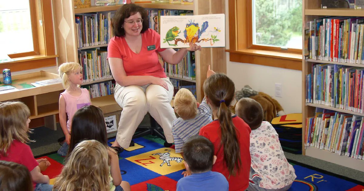 CFSWW's tweet photo. Happy #FlashbackFriday! Here's a cute memory from story time at @fvrl. #cfsww #FVRLibraries #VanWA #ClarkCountyWA https://t.co/SHF5kDKFM0
