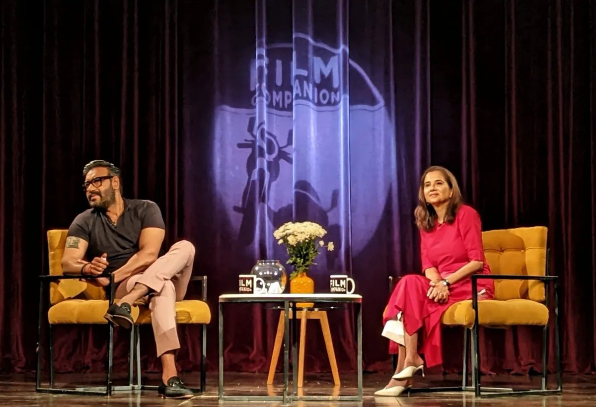 FilmCompanion's tweet photo. FC Front Row: @ajaydevgn was our guest & what a fantastic evening it was! The actor spoke to @anupamachopra about his upcoming film #Runway34, how he has crafted success on his own terms & more. Stay tuned for the full conversation.
#AjayDevgn #FCFrontRow #AjayOnFCFrontRow https://t.co/pboxb2J0Vt