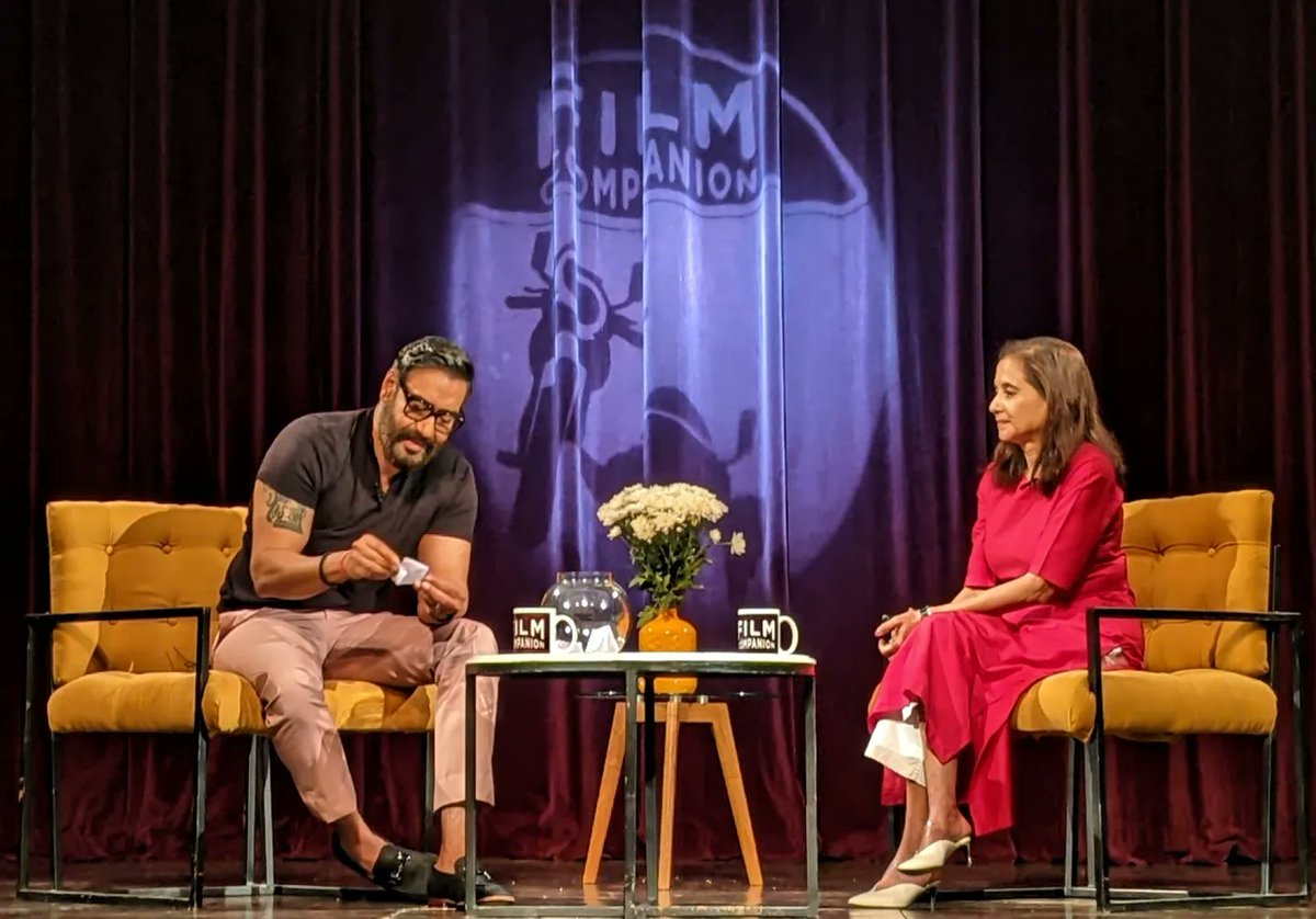 FilmCompanion's tweet photo. FC Front Row: @ajaydevgn was our guest & what a fantastic evening it was! The actor spoke to @anupamachopra about his upcoming film #Runway34, how he has crafted success on his own terms & more. Stay tuned for the full conversation.
#AjayDevgn #FCFrontRow #AjayOnFCFrontRow https://t.co/pboxb2J0Vt