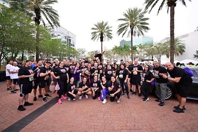 Jgomez628's tweet image. 🔟 Years with T-Mobile and these events are like hanging out with family. 
.
Couldn’t run but I’m glad I came out and participated in the #mercedesbenzcorporaterun2022 #pulledhamstring #stillgotmystepsinthough