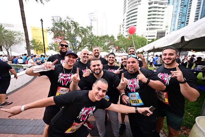 Jgomez628's tweet image. 🔟 Years with T-Mobile and these events are like hanging out with family. 
.
Couldn’t run but I’m glad I came out and participated in the #mercedesbenzcorporaterun2022 #pulledhamstring #stillgotmystepsinthough