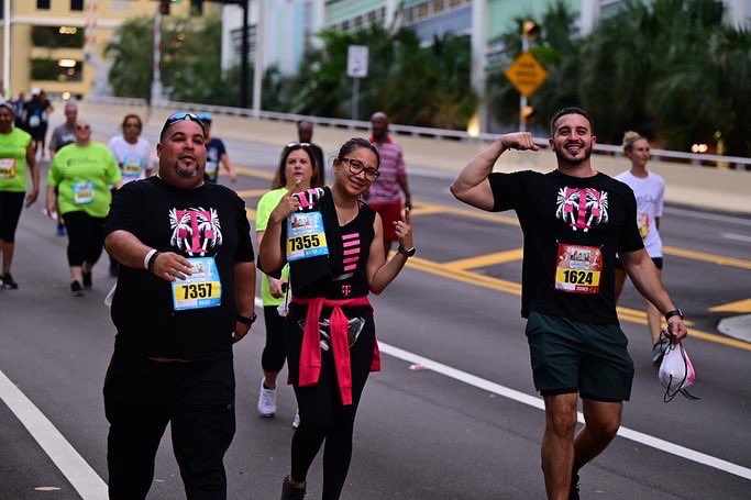 Jgomez628's tweet image. 🔟 Years with T-Mobile and these events are like hanging out with family. 
.
Couldn’t run but I’m glad I came out and participated in the #mercedesbenzcorporaterun2022 #pulledhamstring #stillgotmystepsinthough