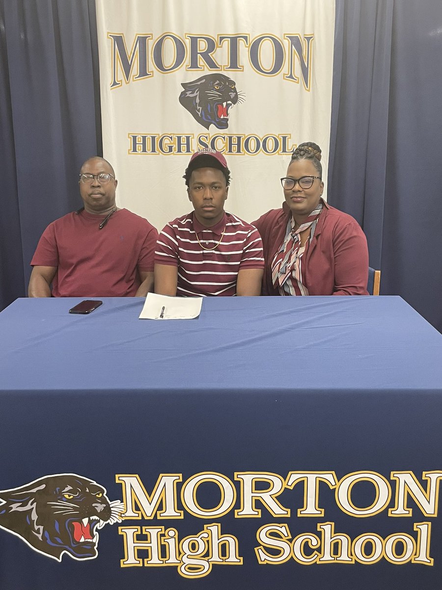 A_Hollis5 tweet media