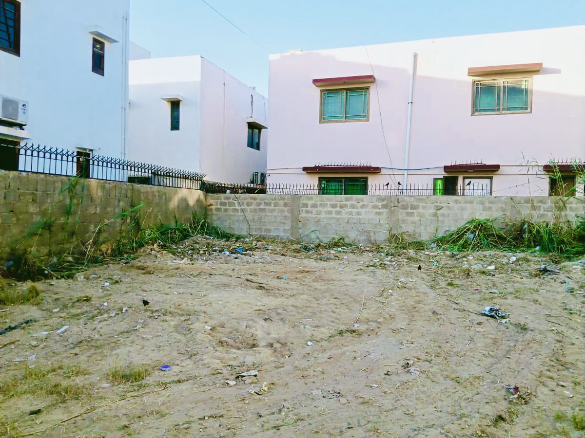 BoardClifton's tweet photo. Cleaning of open plot at 31th st khayaban-e- Rahat ph-VI.
#Pakistan #Sindh #Karachi #DHAKarachi #Clifton #CBCEngingeering #CantonmentBoardClifton #CBC #cleangreencliftondha 
#cbcwork https://t.co/h7SkaAujLE