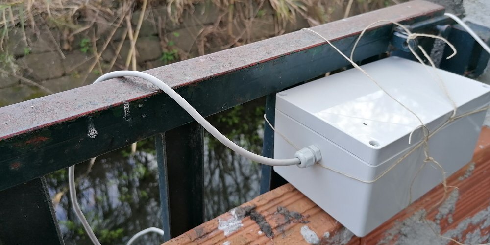 E14Community's tweet photo. Carlo builds a system to monitor the irrigation canal near his house, using an @arduino #MKR1330 board using #LoRaWAN connectivity for #JustEnCase #DesignChallenge: https://t.co/rfiG6kw8PF - with @hammondmfg https://t.co/yh7HxxLJzA