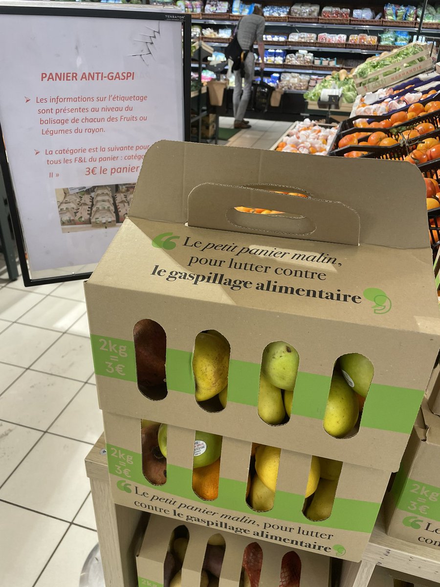 .<a href="/Monoprix/">Monoprix</a> et son « petit panier malin » pour lutter contre le #gaspillage alimentaire, trop chouette ! 
À moi, citron, oranges et compote de 🍏🍎🍏🍎
