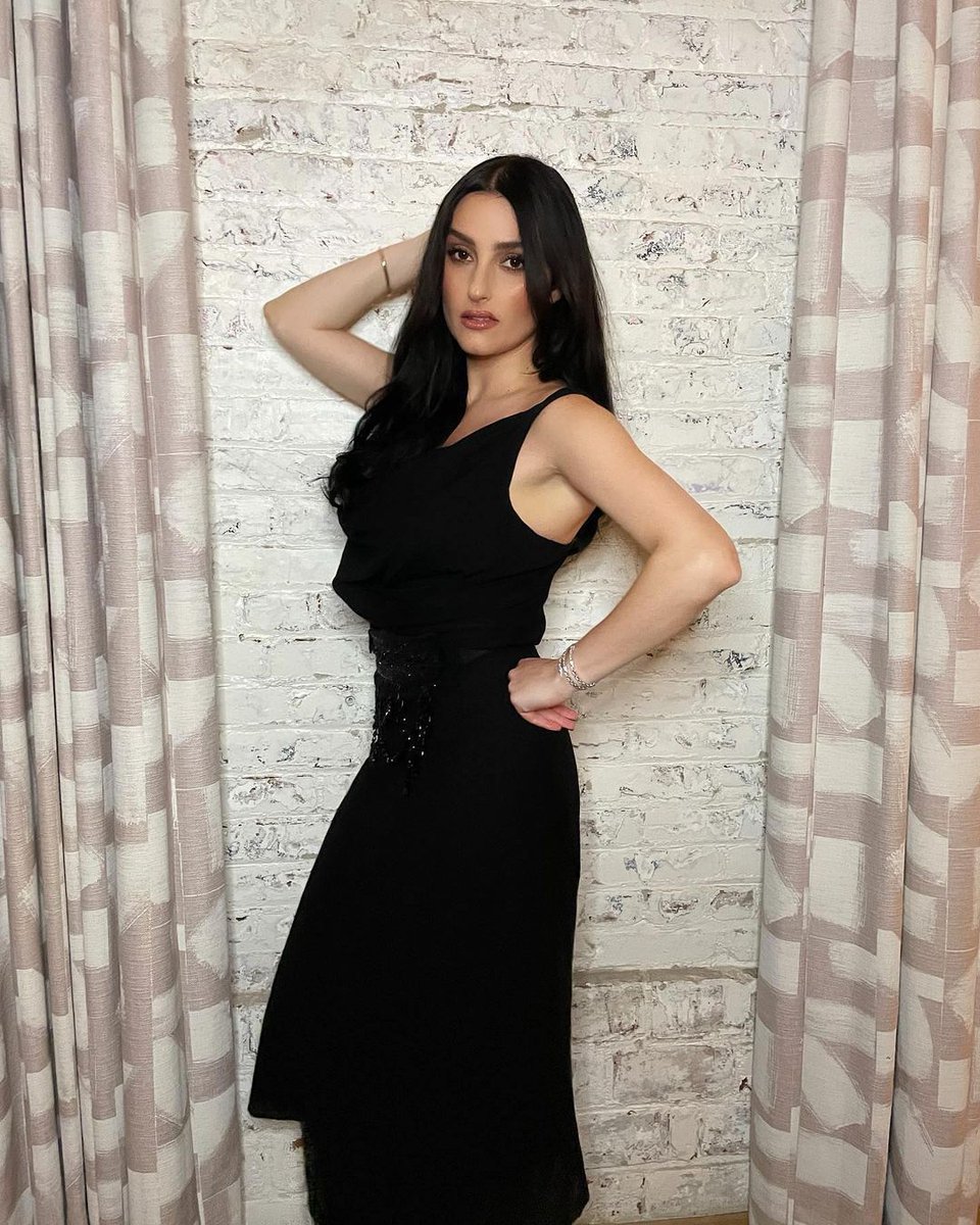 BANKS tweet media