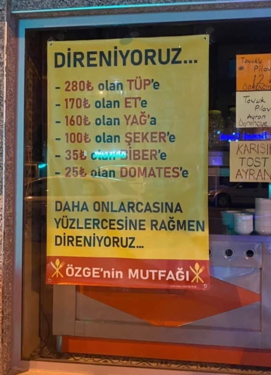 Profesorfacia's tweet photo. Anormal sebze fiyatları, yüksek enerji giderleri esnafın da nefesini kesti!

Diyorlar ki;

DİRENİYORUZ...
280 ₺ olan TÜP'e
170 ₺ olan ET'e
160 ₺ olan YAĞ'a
100 ₺ olan ŞEKER'e
35 ₺ olan BİBER'e
25 ₺ olan DOMATES'e
DAHA ONLARCASINA DİRENİYORUZ..!
👇
G E Ç İ N E M İ Y O R U Z https://t.co/V3rHmcEFHG