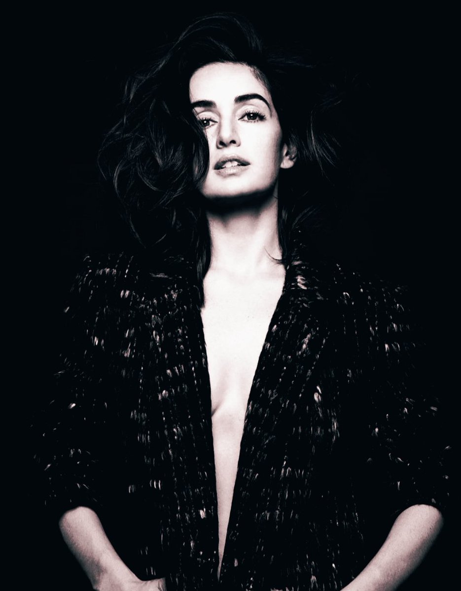 logifiction's tweet photo. Born today: #anadelareguera ,actress, producer, writer, known for #narcos #goliath #armyofthedead #armyofthieves . Many happy returns of the day https://t.co/m0DKCasq5p