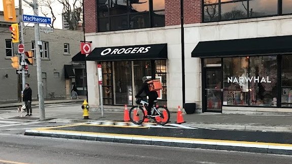 TO_Cycling_Ped's tweet image. ZICLA platforms are being added in the cycle tracks to the #ActiveTO Midtown Complete Streets Pilot on Yonge St. These platforms keep bikeways protected and curbside for people cycling, while also serving as an accessible loading zone with direct and level access to the curb.