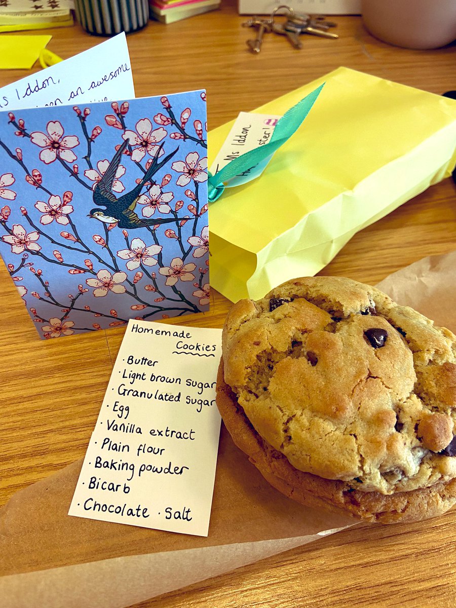 miss_aiddon's tweet image. Happy Easter Holidays Everyone. What a lovely way to end a term, some beautiful homemade cookies and thoughtful card from one of my star students ⭐️☺️ Feeling super lucky. #kindness #edutwitter
