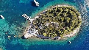 Local immersion with an eco-sustainable theme--the perfect day trip to Moro, Vela Stupa, one of the best beaches in #Croatia.  bit.ly/3JmCNls via <a href="/cntraveller/">Condé Nast Traveller</a> 

#bestbeach #adriaticsea #hiddengem #explore
