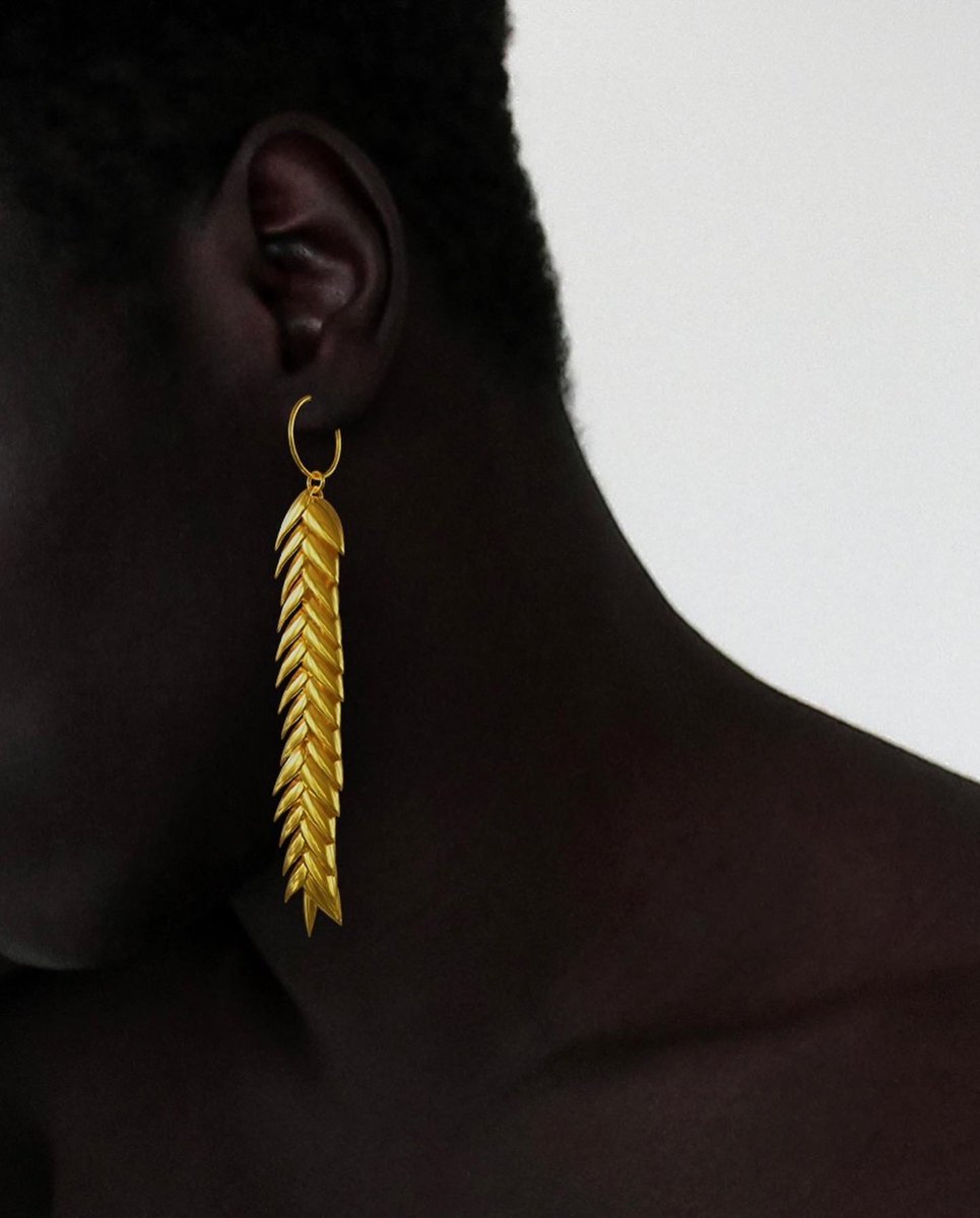 FFFACE_ME's tweet photo. #AR and #jewellery were made for each other. Thank you, #bevza, for allowing us to be a part of it.
We promote a new collection using a simple #ARfilter and let clients try it on. Tiny spikes as earrings worked perfectly — they were sold out in a few weeks.🌾
#ecommerce https://t.co/VI1yB0FYp4