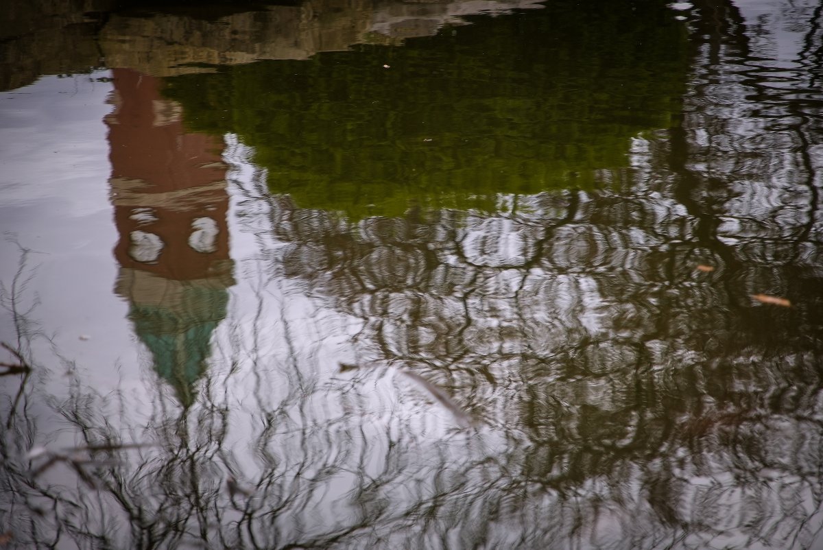 Need support? Walk-in hours are available Friday &amp; Saturday to speak with mental health professionals and staff. Find the latest schedule and access well-being resources: loom.ly/RRFCaKc