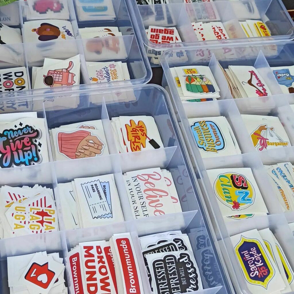 PickaStick2's tweet photo. Our first ever offline event in association with @sarojinimarketonline and we are just so overwhelmed with the response! 
.
.
.
.
.
.

#pickastick #sarojininagar #sarojinimarketonline #bohofestivals #jlnstadium #stickers https://t.co/iotUsfLbfH https://t.co/uabR0irRha