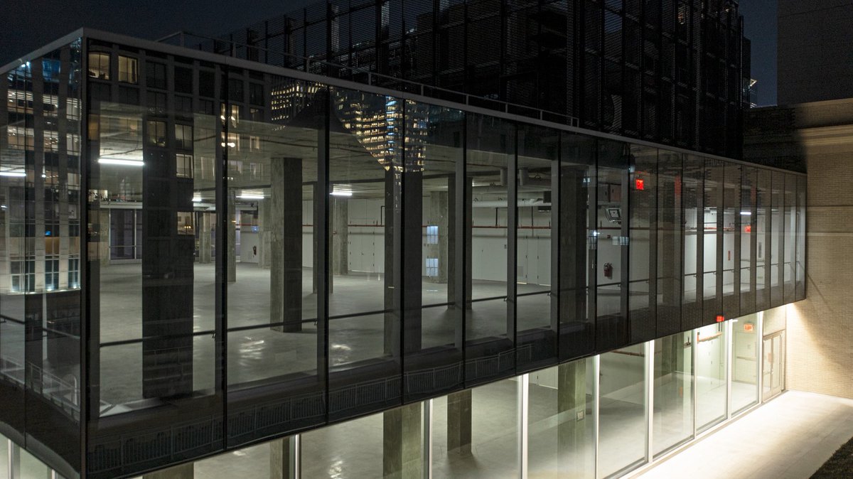 ArchstoneBuild3's tweet image. We went above and beyond the substantial updates made to the existing structure—literally. The team at Archstone Builders also completed an overbuild that added two new floors for a total of thirteen stories, including four cellar levels.
 #overbuild #construction #nyc