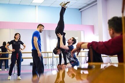RuSkating's tweet photo. ✨Фигуристы Елизавета Пасечник и Максим Некрасов не так давно начали кататься в паре. О совместной работе, мотивации, учебе и увлечениях фигуристы рассказали сайту ФФККР.

✨Подробнее читайте на нашем сайте: https://t.co/5M0eA5QM69

#Спорт #ФигурноеКатание https://t.co/r6JPjJZybK
