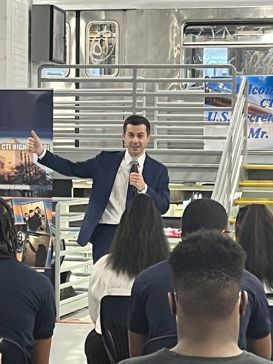 UFT's tweet photo. “We have the most diverse Cabinet there’s ever been,” says @PeteButtigieg at @TransitTechHS. “And more diverse leaders make better decisions for everybody. What does this have to do with you? You’re the future of the leadership of transportation.” https://t.co/IFSPLfTaFk