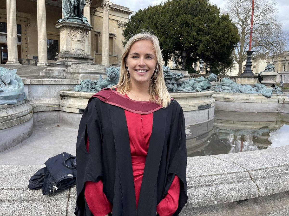 CrossleyIDGuide's tweet image. It was Sams Covid-delayed graduation at University of Bristol - the only place she wanted to go. Despite lots of adversity, she never wasted a second, did so much, and got a First In International Business.  Being a proud Dad does in no way do justice to how I feel.