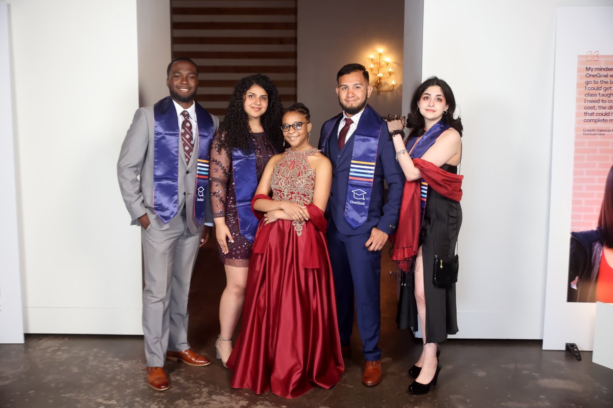 OneGoalGraduate's tweet photo. What an incredible night for the Impacting Futures #GraduationGala. Thank you to all the Fellows who shared their stories, the sponsors who supported this event and the one-of-a-kind #Houston community who continues to show up in support of our students. #OneGoalGraduation https://t.co/y4CSIzoyGA
