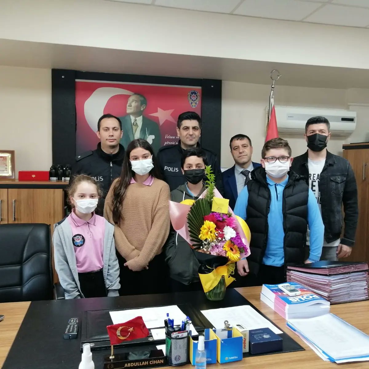 SehitVedat's tweet photo. Milletimizin emniyeti ve huzuru için üstün vazife anlayışıyla hizmet veren Türk Polis Teşkilatı'nın 177. kuruluş yıl dönümü ve Polis Haftası kutlu olsun. 
Polis haftası kapsamında bizler de ilçemiz Şehit Bülent Özkan Polis Merkezine ziyarette bulunduk. @sultangazimem1
@EmniyetGM https://t.co/qGL4VL78CX