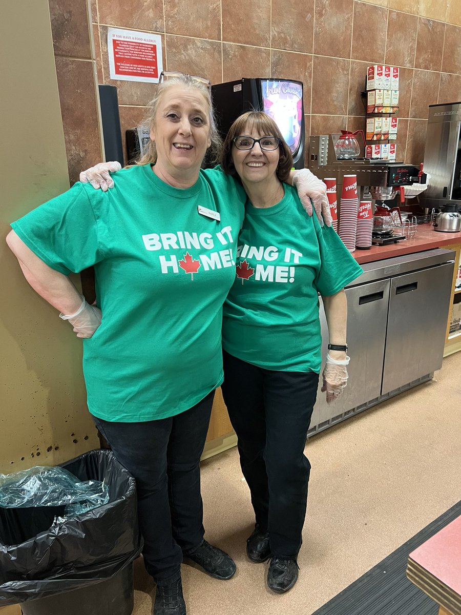REALDistrictyqr's tweet photo. Show us your green to show the world Saskatchewan is the best place for the 2023 World Junior Championship! @HockeyCanada @IIHFHockey #BringItHomeSK https://t.co/28TkNuAAXg