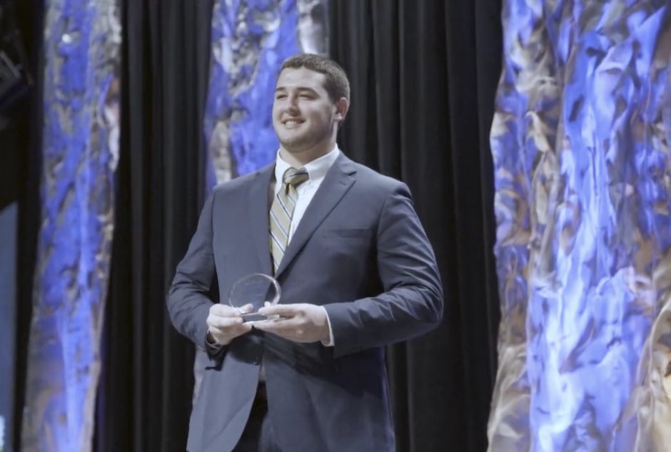 AthleticSpring's tweet photo. Congratulations Wyatt Milum (SV ‘21) named WVU Football ROOKIE ATHLETE OF THE YEAR 🏆💙💛🏈
#TimberwolfPride #SVHSALUMNI #2022BlueandGoldenGlobeAwards @SVwolvesFB @MilumWyatt @coachdwolves @NealBrown_WVU @WVUfootball https://t.co/6Qy7wmVBBx