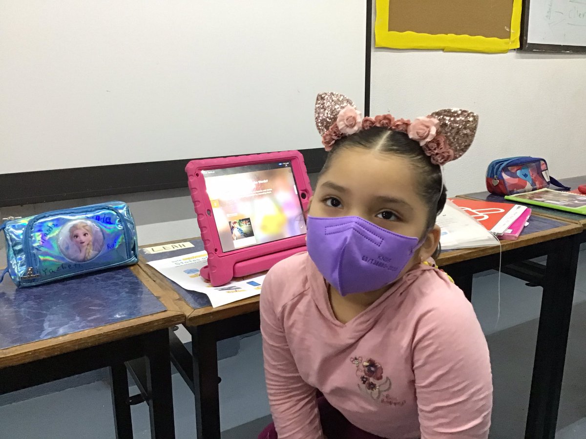 CSACoaMissMafer's tweet photo. In CSA Coatzacoalcos first grade 🎓✏️ students work and learn using their tablets matching pictures with phonics words before enjoy holidays 🏖🛳🛫🚢
Challenge booster 🚀👩‍🚀
@ColegioSnAngel_ @AppleEDU 
#Knotion #ADSinProcess #CSACoatzacoalcos https://t.co/npM1RPkPC9