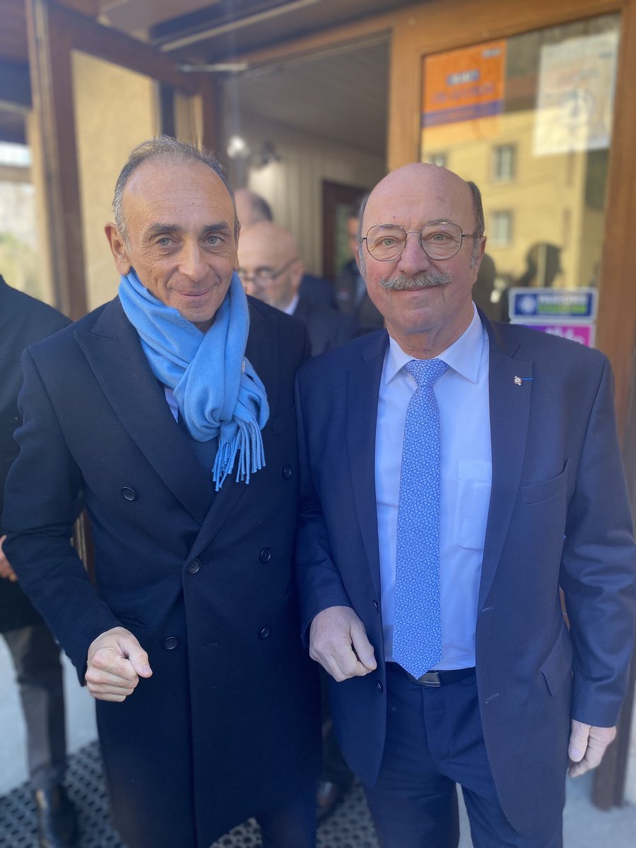 Depuis le superbe meeting du 5 novembre à Charvieu-Chavagneux, je n’ai cessé de porter avec force la candidature d’@ZemmourEric qui est selon moi, un homme courageux, intelligent et capable de sauver la France. Oui pour la France, #JeVoteZemmourDimanche