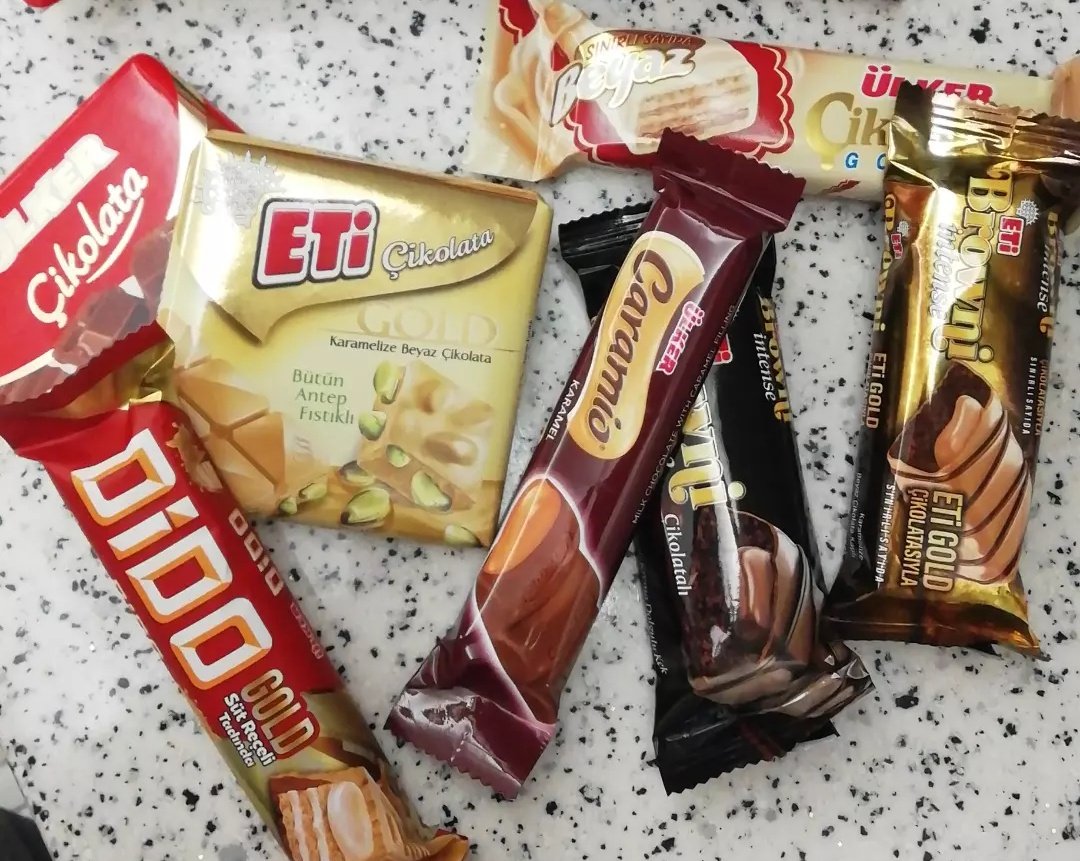 Seven sevdiğine çikolata almış ♥️ 😋