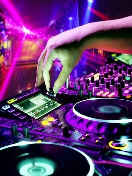 justmarjoo's tweet photo. Corona voorbij... Krijg je te horen dat je buizen van Eustachius defect zijn. Dus aan de neusspray. Lekker als je een hobby hebt met muziek. 
#halfdoof #dj #muziek #femaledj #musiclover #muziekmaken #djen #mixen #hobby #oren #gehoor #lastig #vervelend #djing #mixing https://t.co/HgBXAyL8Wk