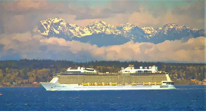 @Skunkbayweather @NWSSeattle @ScottSeattleWx @ShannonODKOMO @KClarkWx @Rebecca_Weather @TheronZahnKOMO @CraigHerreraTV @AClaibonWx @ClaireKIRO7 @MorganKIRO7 @WxVillegas @ErinMayovsky @timdurkan @RoyalCaribbean Ovation of the Seas from Richmond Beach