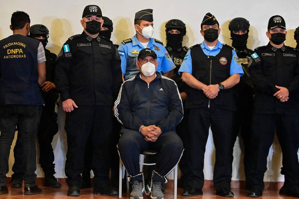 nacion's tweet photo. Juez autoriza extradición de exjefe policial hondureño a Estados Unidos por narcotráfico https://t.co/64nZHhtiTR https://t.co/OaptUQaIsQ