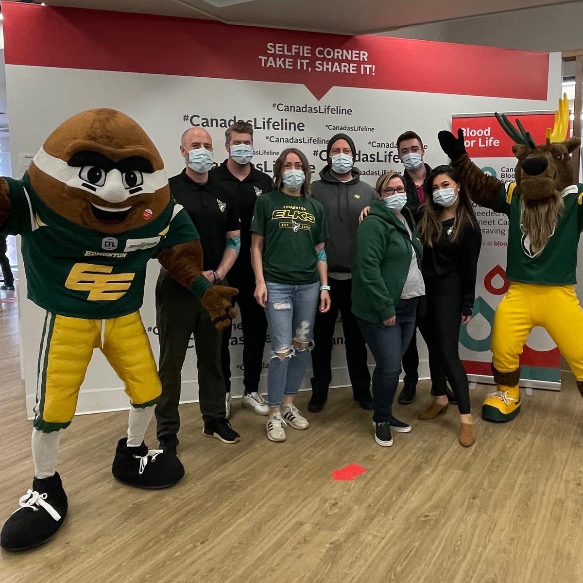 GoElks's tweet photo. An Elks office staff day out to donate blood! Thank you to @CanadasLifeline for helping us coordinate this effort. Can’t wait to be back donating later this year! #GoElks https://t.co/NNvo6HKtR5