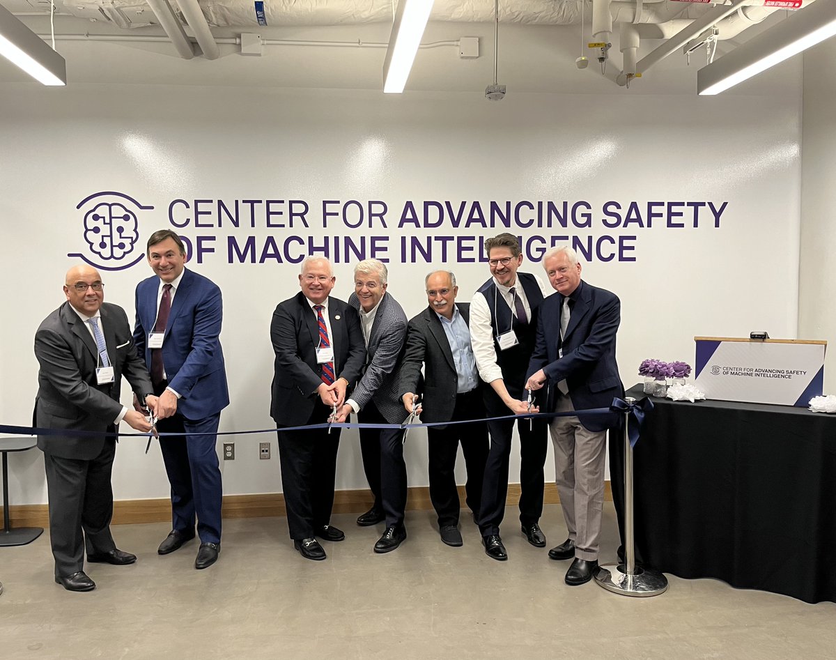CRO_Cramer's tweet photo. Man, those scissors were sharp! #SafetyScience https://t.co/Tx6XTaJD2v