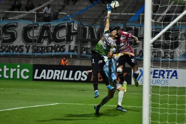 FClubLucchetti's tweet photo. Gimnasia de Jujuy vs Central Córdoba - Copa Argentina 

#lauchalucchetti #cristianlucchetti #laucha #copaargentina https://t.co/4Td0uEXl5I