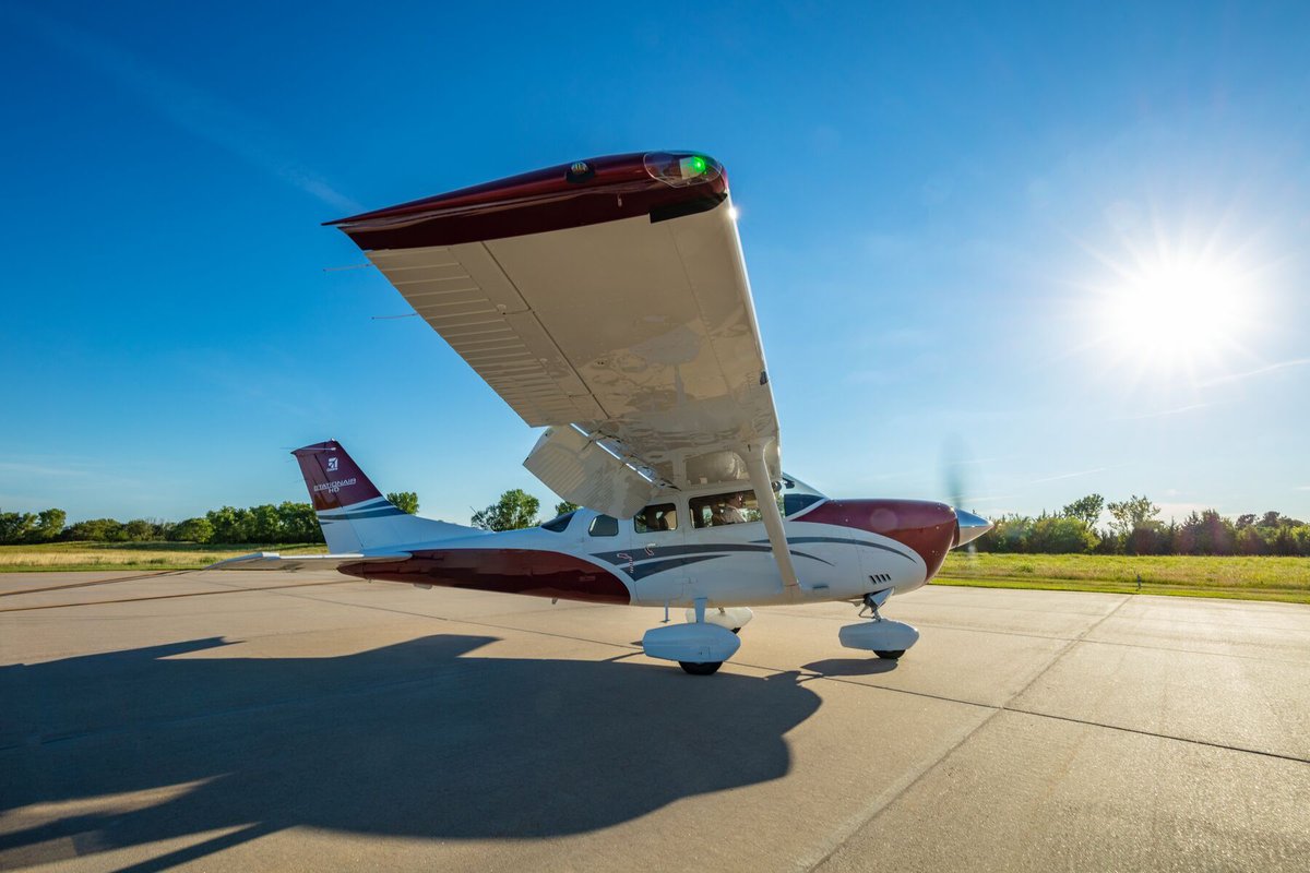 Cessna's tweet photo. Ultimate Friday mood 😎 

#FlyCessna #aviation https://t.co/FRsCOYdhjE