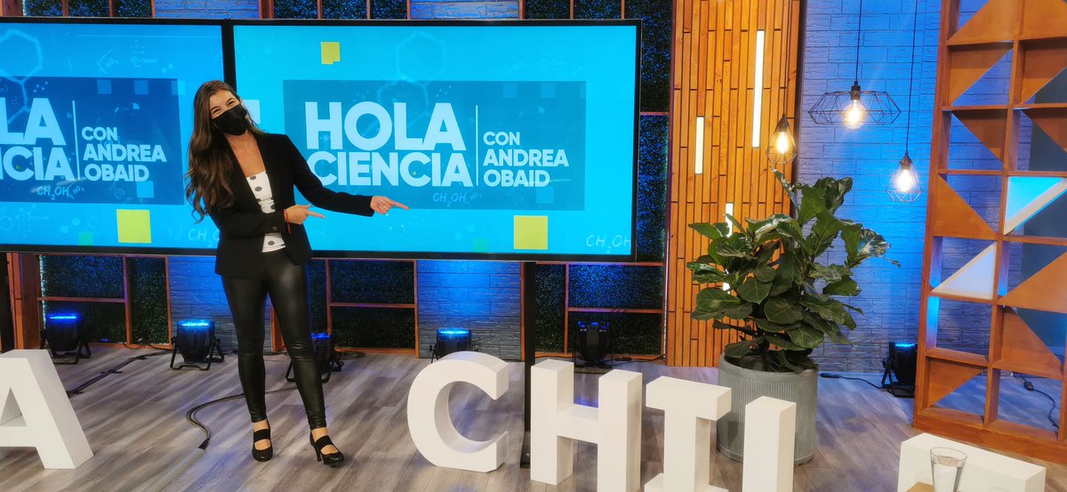AndreaObaid's tweet photo. Después de 15 años trabajando en divulgación científica, hoy cumplo el sueño de tener un espacio en la TV abierta para hablar de ciencias con #holaciencia. Gracias @LaRedTV y al tremendo equipo de @HolaChileLaRed por creer en mí trabajo y en la importancia de estos temas https://t.co/OXG7ODjbKY