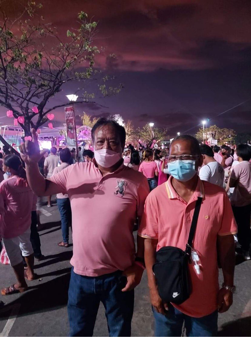 rchel_34's tweet photo. My papa and uncle were in Dagupan last night to represent our family in #TalindegPangasinan! We funly named their duo, Mga Byudong May Crush kay Leni! 😅 So proud of them!  #WalangSolidNorth #LeniKikoAllTheWay https://t.co/w9TK0JkiQq