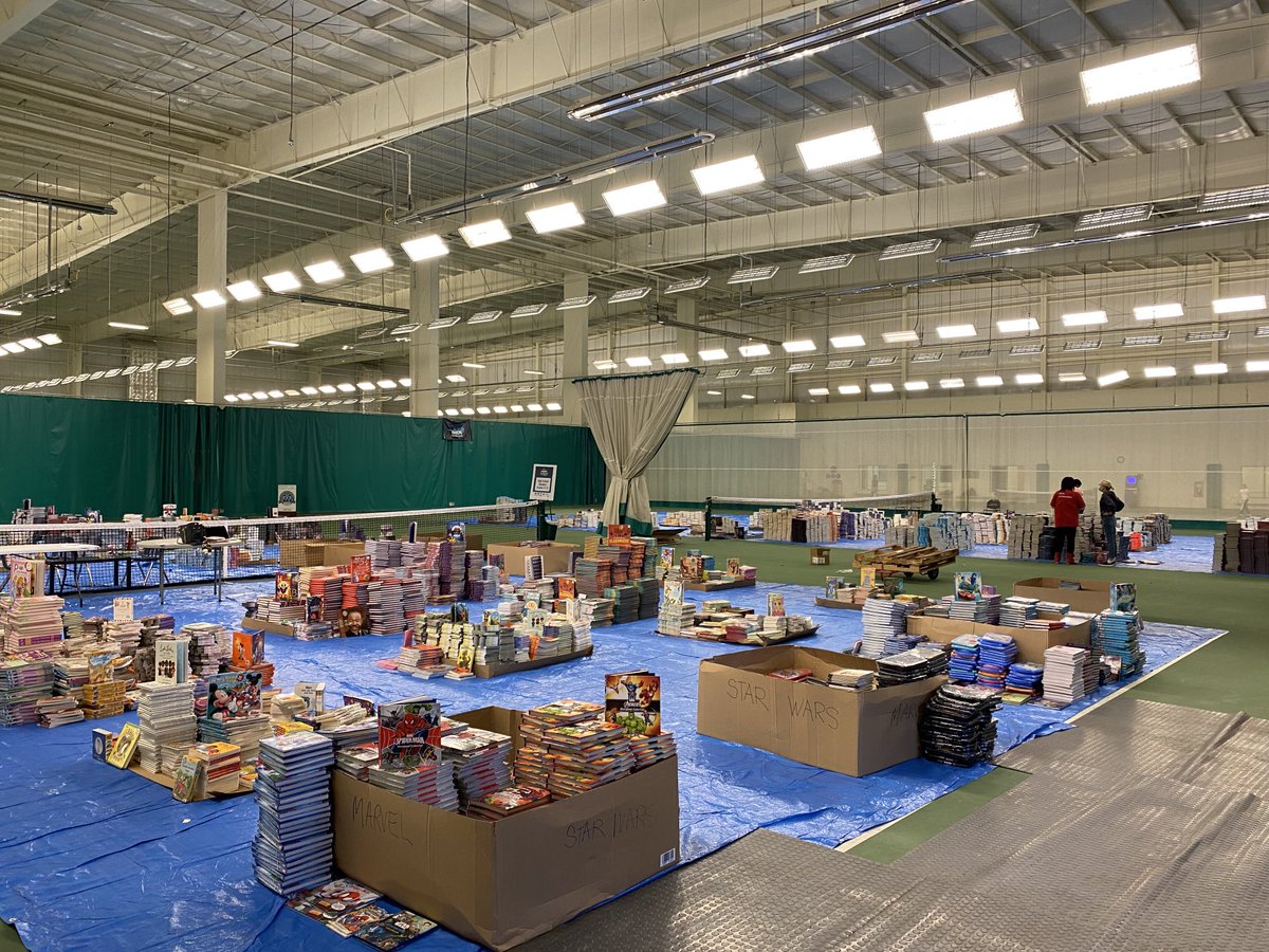 WTUTeacher's tweet photo. .⁦@WTUTeacher⁩ with ⁦@creidsboe⁩ preparing for the book palooza ⁦@WTEF_DC⁩ April 9, giving away 40,000 books from ⁦@FirstBook⁩ @AFTunion⁩ ⁦⁦@deliangoncalves⁩ ⁦@DCAEYC⁩ https://t.co/quK3zSVnqM