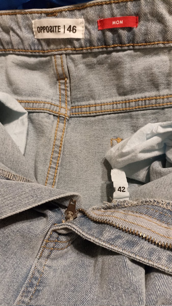 verito_bm's tweet photo. @tiendas_paris me hacen perder tiempo y dinero, compre el pantalón porque se supone que es talla 46, y llegando a casa me di cuenta que lo tenían mal etiquetado 😑 https://t.co/FREKrfmpMN