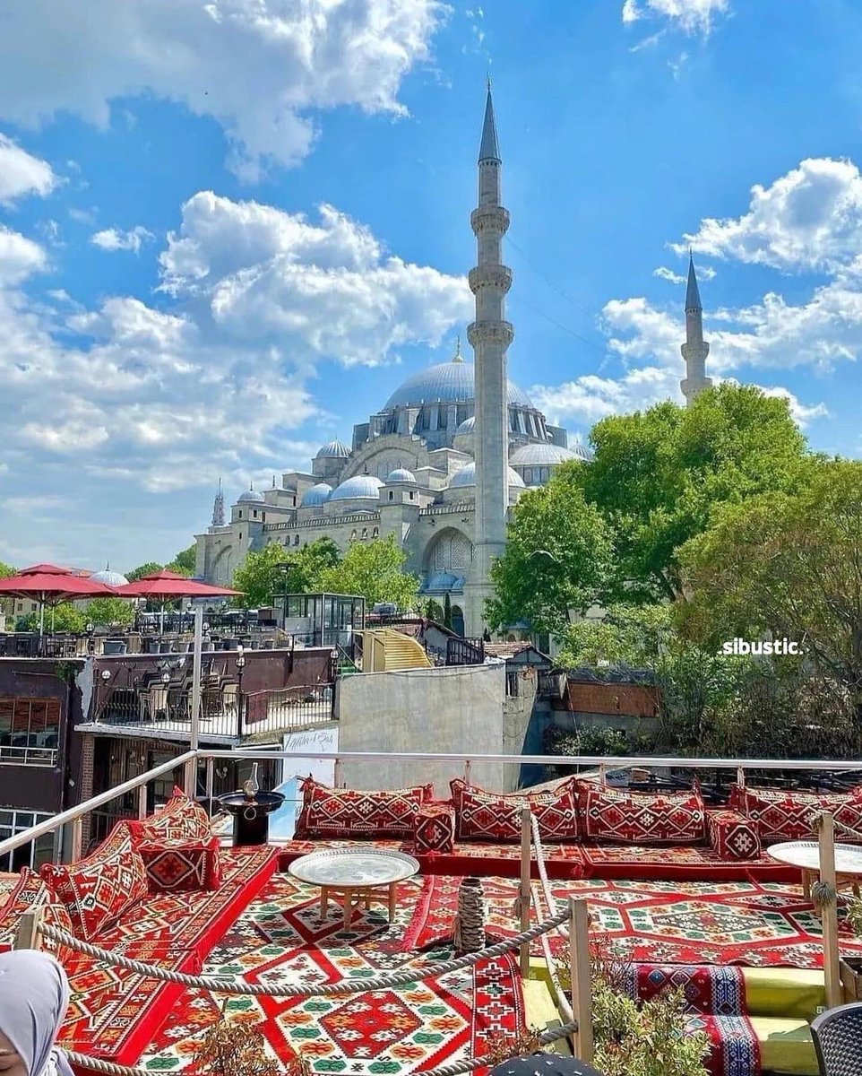 najidaieda's tweet photo. Indahnye ciptaan Allah 💕

Mana tahu suatu hari nanti dapat pergi istanbul turkey 🇹🇷❤️ 

#salamramadanyakarem7
#09042022 https://t.co/t9pi7UHNOi