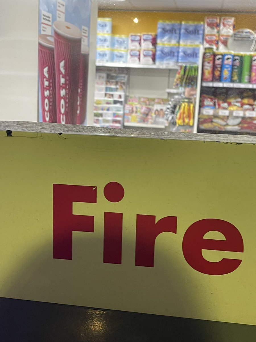 MaxWalk98622802's tweet photo. @ShellStationsUK what’s this about? Supposed to be open 24 hours but the guy has closed it and has 2 of his  friends not wearing a uniform wandering around the store with him doing nothing https://t.co/W7VO64lfUu