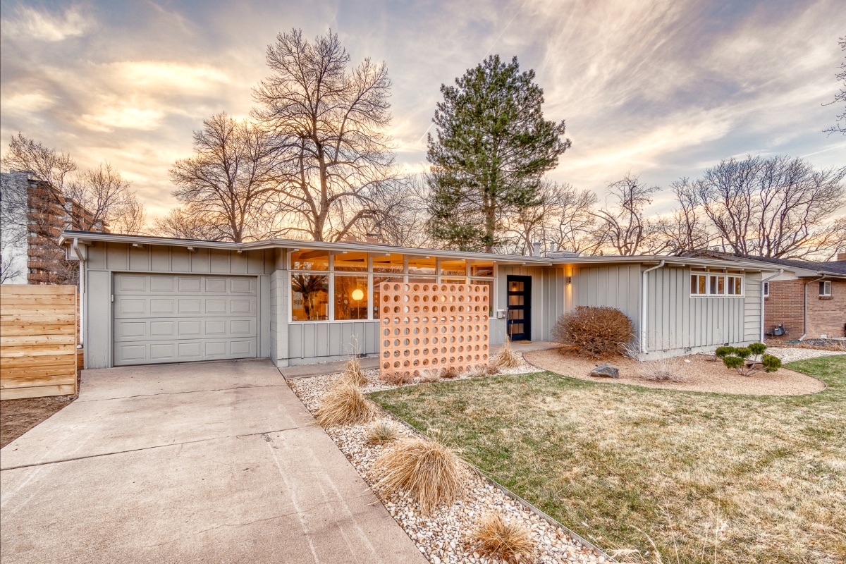 comidmodhomes's tweet photo. New Exclusive Listing: 2671 S Dennison Court, University Hills, Denver - https://t.co/6eFqYaZIpm https://t.co/JBZ66aEah6