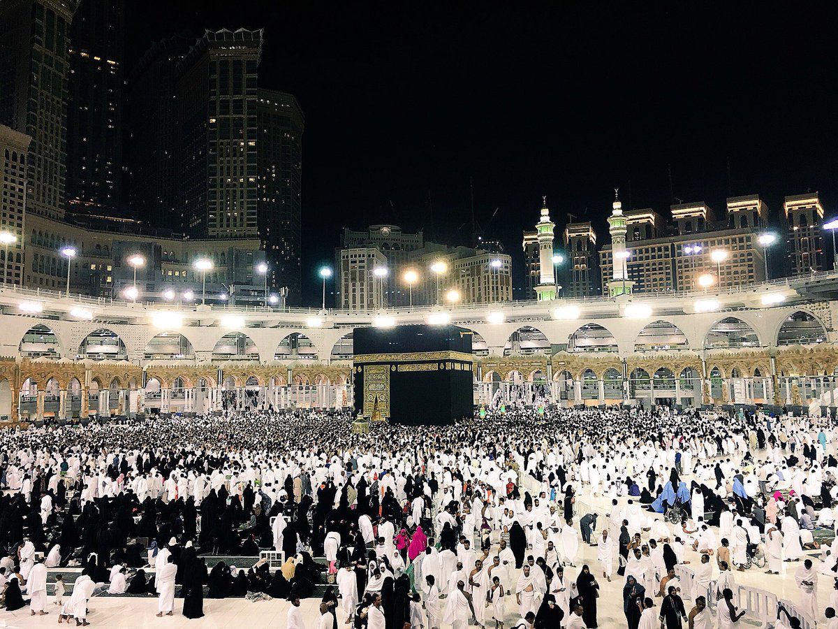 AqeSarwar's tweet photo. الحمدللہ رب العالمین ❤️

خبر ملی ہے غمِ گردشِ جہاں سے مجھے
کہ دیکھتا ہے کوئی چشمِ مہرباں سے مجھے __

#عمرة #رمضان_كريم #الحرم_المكي https://t.co/7h5P7Y2mvv