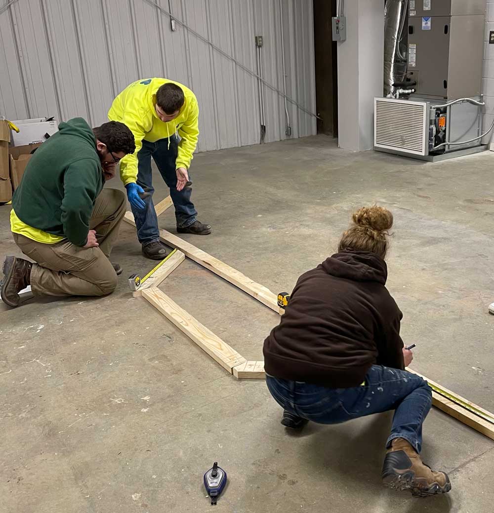 IBuildNH's tweet photo. The carpentry apprenticeship students were hard at work at Manchester Community College laying out a bay window with instructor, Mike Martinet.
#IBuildNH @CCSNH603
Looking for an apprenticeship opportunity?
Look no further ๐ โคต๏ธ
https://t.co/SUjpWhf3Gf https://t.co/e5IdT2NYih