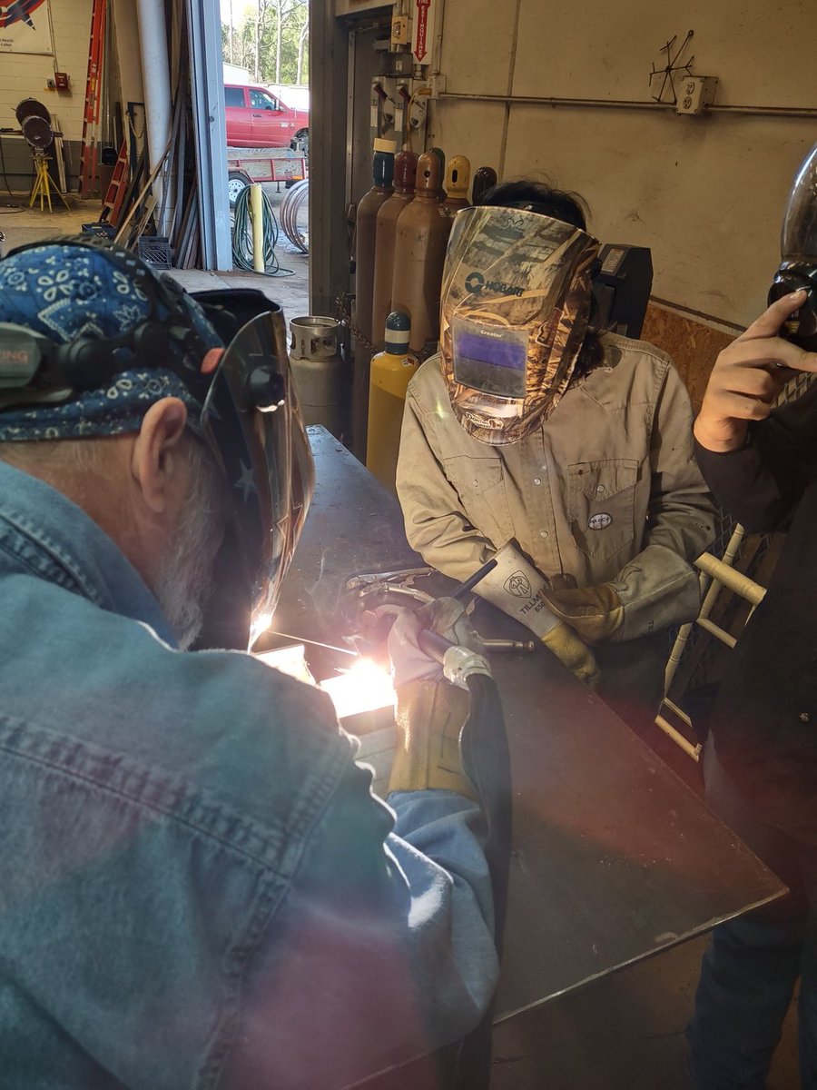 AHSMFG's tweet photo. Elite Pipe Welding Academy came to Alvin High School. The kids really enjoyed it. Thanks for coming out! https://t.co/o3hWsaw09Z