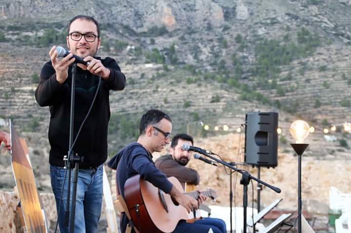Tastaolletes_'s tweet photo. 🎤 Diumenge serà també especial amb el concert de @mireiaiborja 😍 

📌 Serà a les 12.30 h i després, si voleu, podreu dinar de cabasset, i si encara teniu més ganes, podreu fer tertúlia amb el #TastaLlibres de #Lamorforademapa, de @roccasagran https://t.co/mFGhDCGoMa